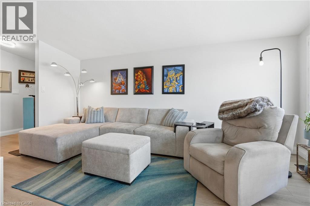 22 Southlea Drive, Hamilton, Ontario  L9C 3Z7 - Photo 8 - 40808413