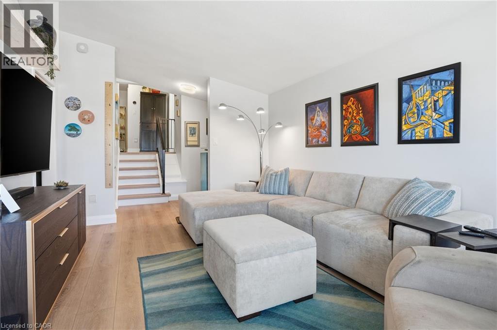 22 Southlea Drive, Hamilton, Ontario  L9C 3Z7 - Photo 10 - 40808413