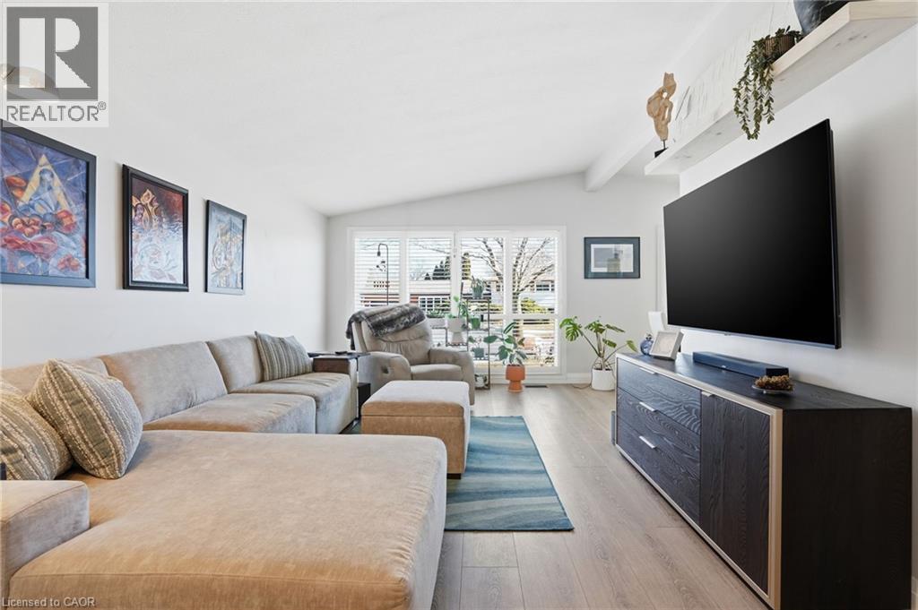 22 Southlea Drive, Hamilton, Ontario  L9C 3Z7 - Photo 11 - 40808413