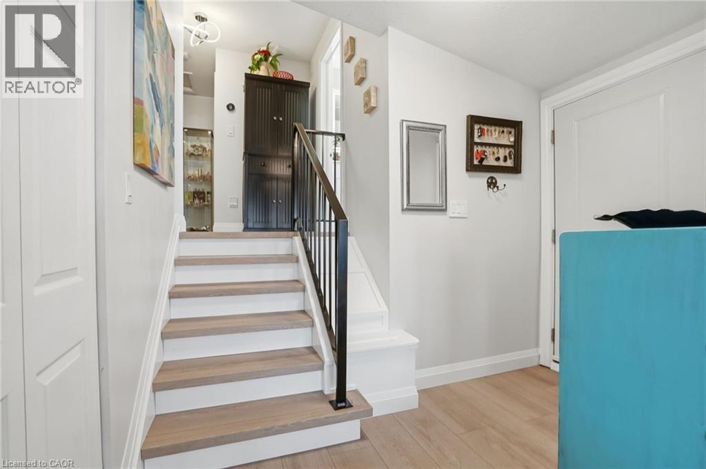 22 Southlea Drive, Hamilton, Ontario  L9C 3Z7 - Photo 7 - 40808413