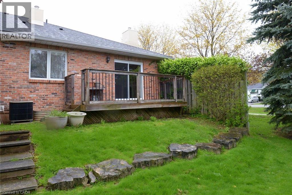 210 Fiddlers Green Road Unit# 1, Ancaster, Ontario  L9G 1W6 - Photo 5 - 40809631