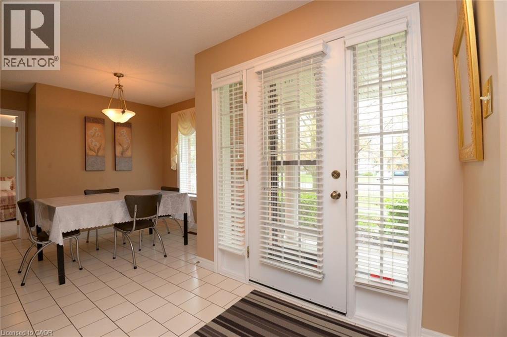 210 Fiddlers Green Road Unit# 1, Ancaster, Ontario  L9G 1W6 - Photo 10 - 40809631