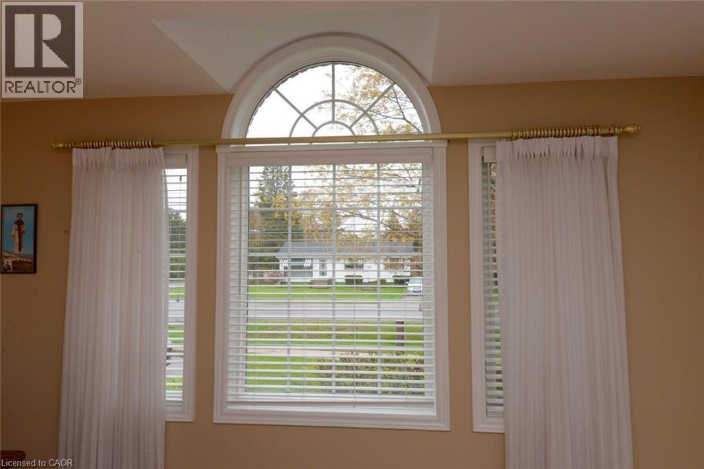 210 Fiddlers Green Road Unit# 1, Ancaster, Ontario  L9G 1W6 - Photo 26 - 40809631