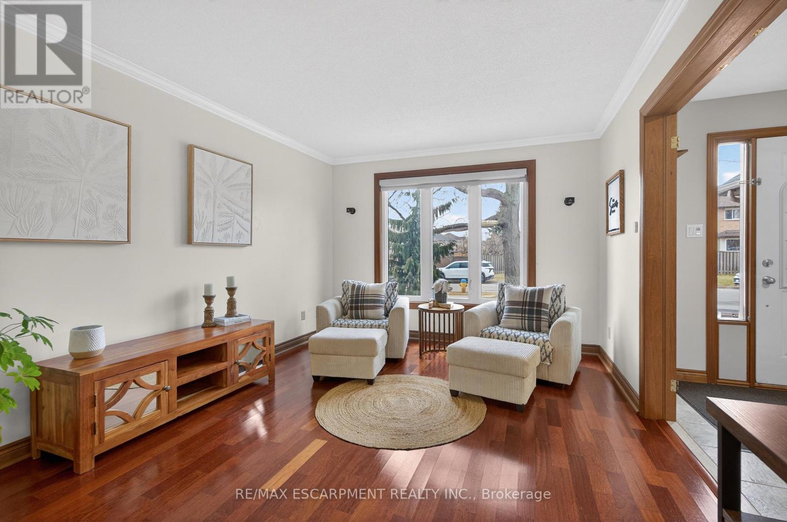 47 Sumner Crescent, Grimsby, Ontario  L3M 5E3 - Photo 4 - X12847654