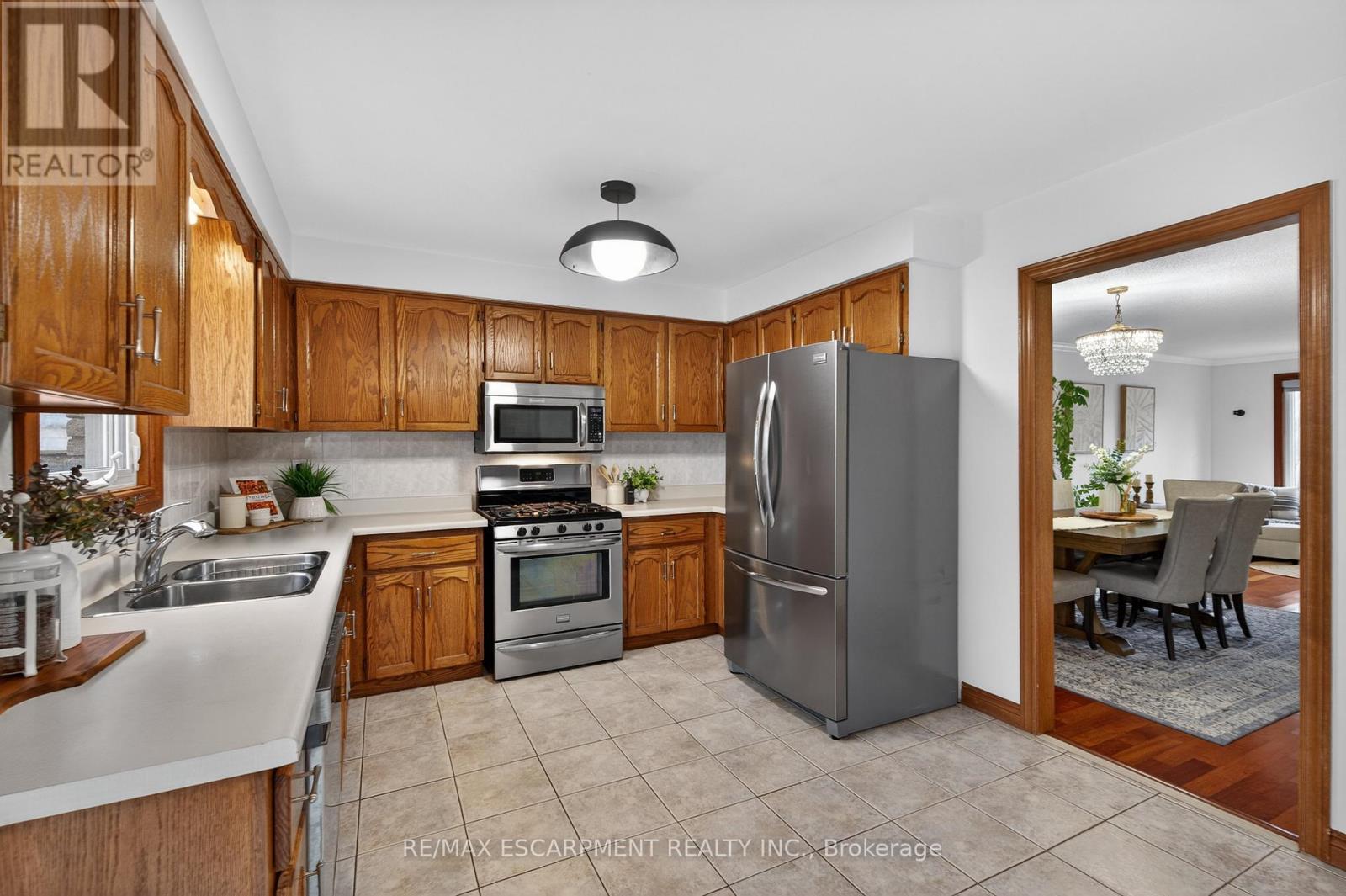 47 Sumner Crescent, Grimsby, Ontario  L3M 5E3 - Photo 6 - X12847654