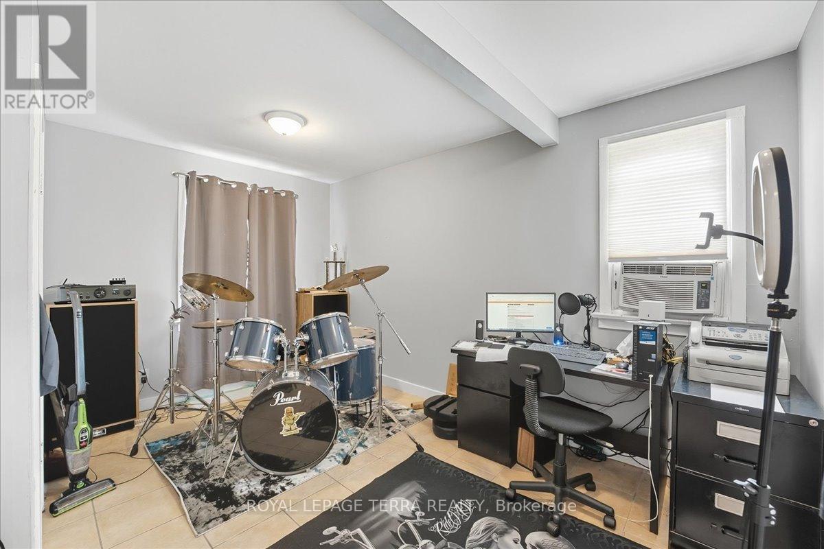 13029 Lundys Lane, Thorold, Ontario  L0S 1A0 - Photo 9 - X12847656