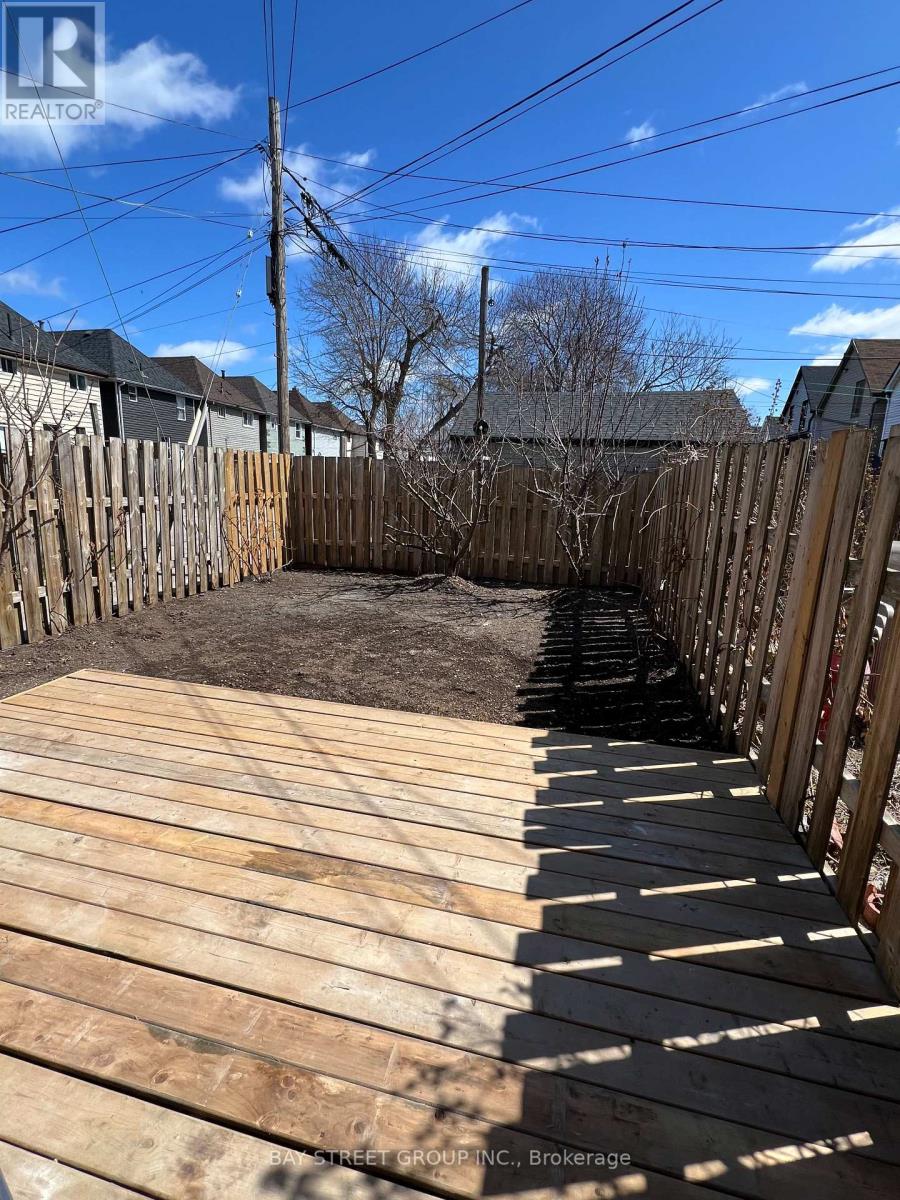 396 Emerald Street N, Hamilton, Ontario  L8L 5L9 - Photo 8 - X12847668