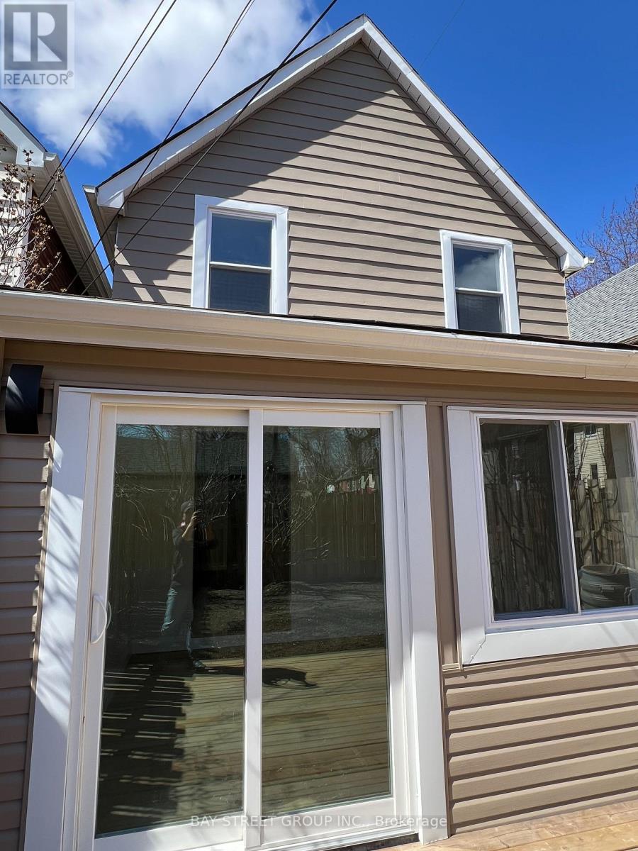 396 Emerald Street N, Hamilton, Ontario  L8L 5L9 - Photo 9 - X12847668