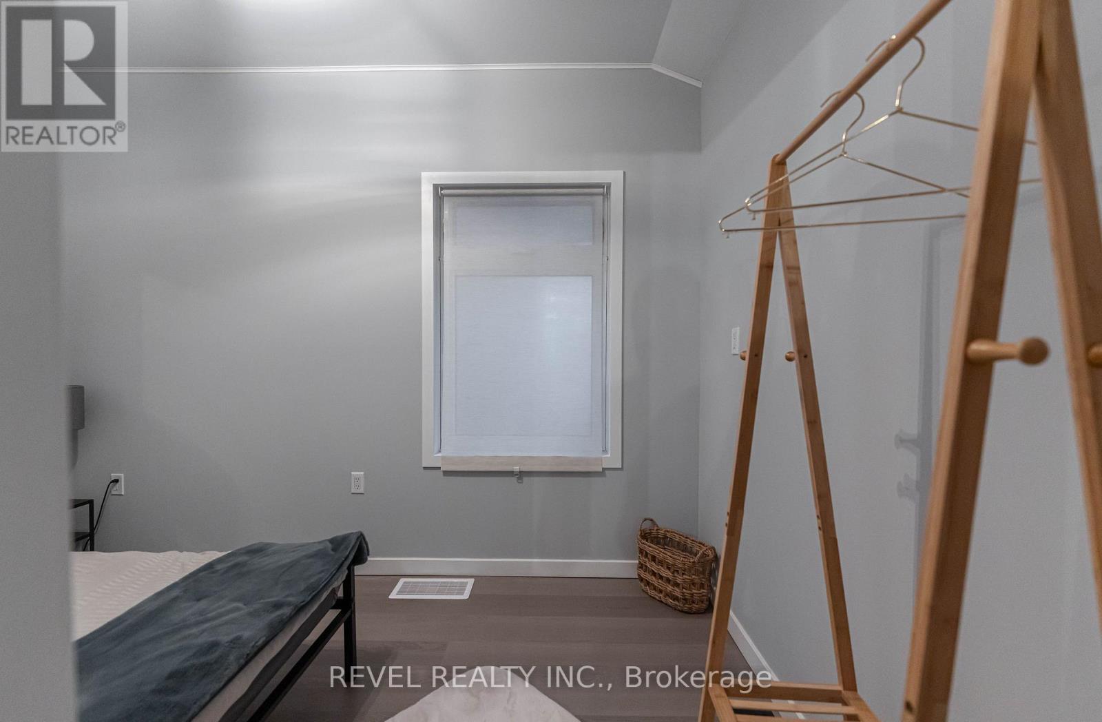 329 Main Street W, Hamilton, Ontario  L8P 1K1 - Photo 14 - X12847696