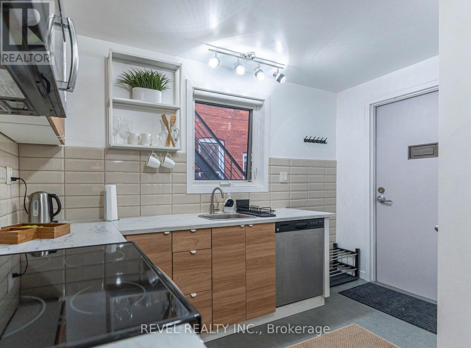 329 Main Street W, Hamilton, Ontario  L8P 1K1 - Photo 19 - X12847696