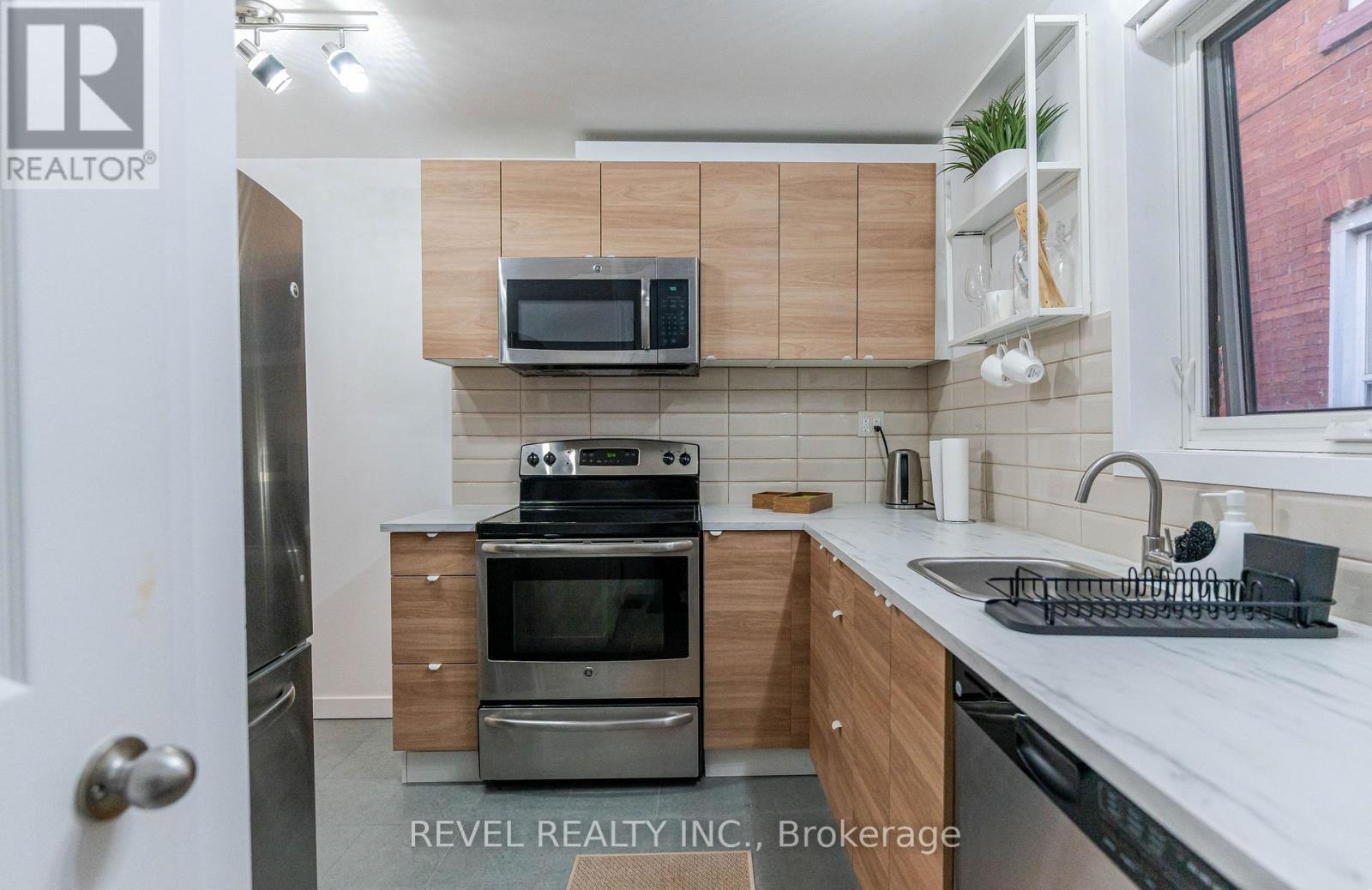 329 Main Street W, Hamilton, Ontario  L8P 1K1 - Photo 20 - X12847696