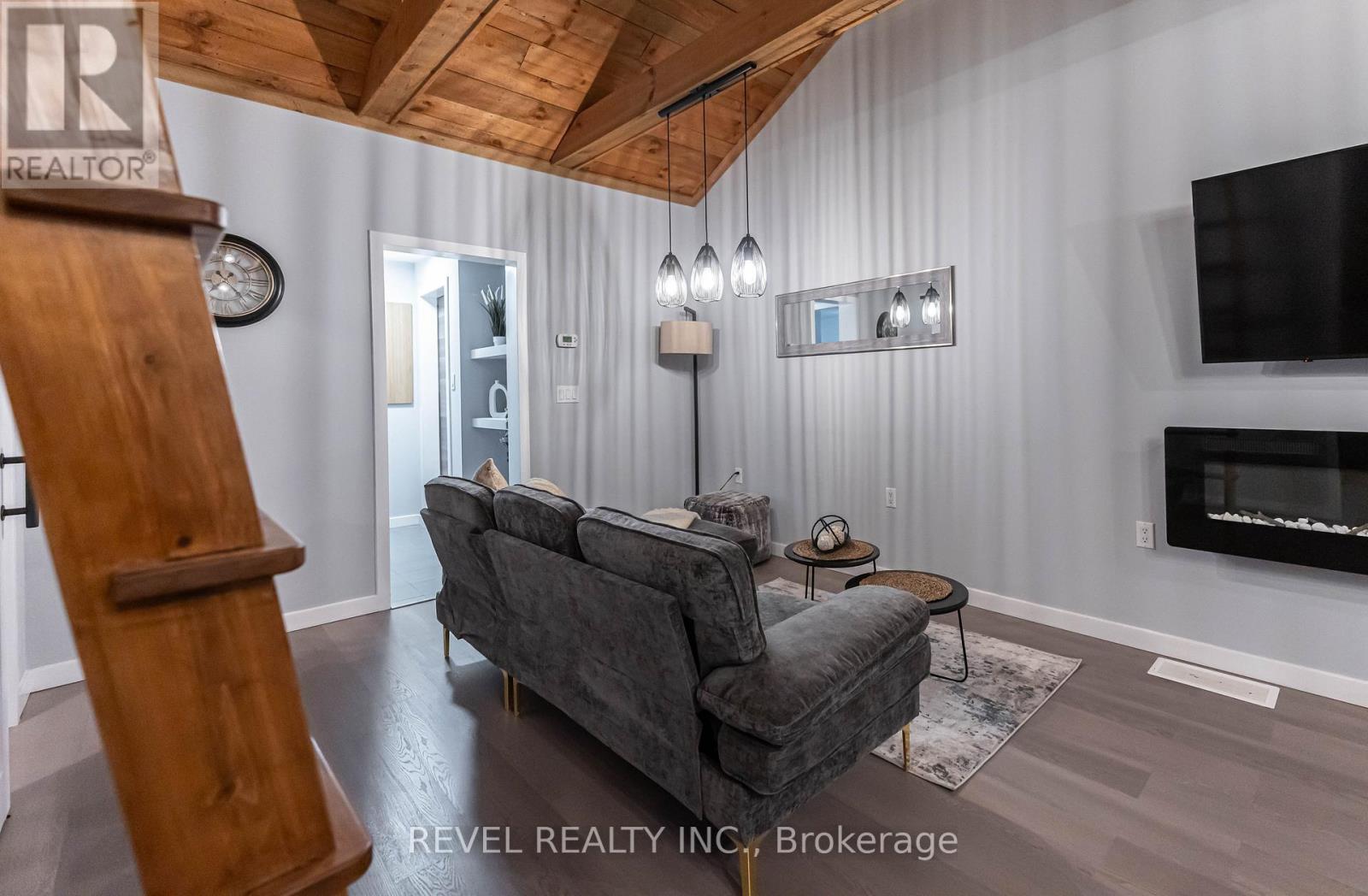 329 Main Street W, Hamilton, Ontario  L8P 1K1 - Photo 5 - X12847696