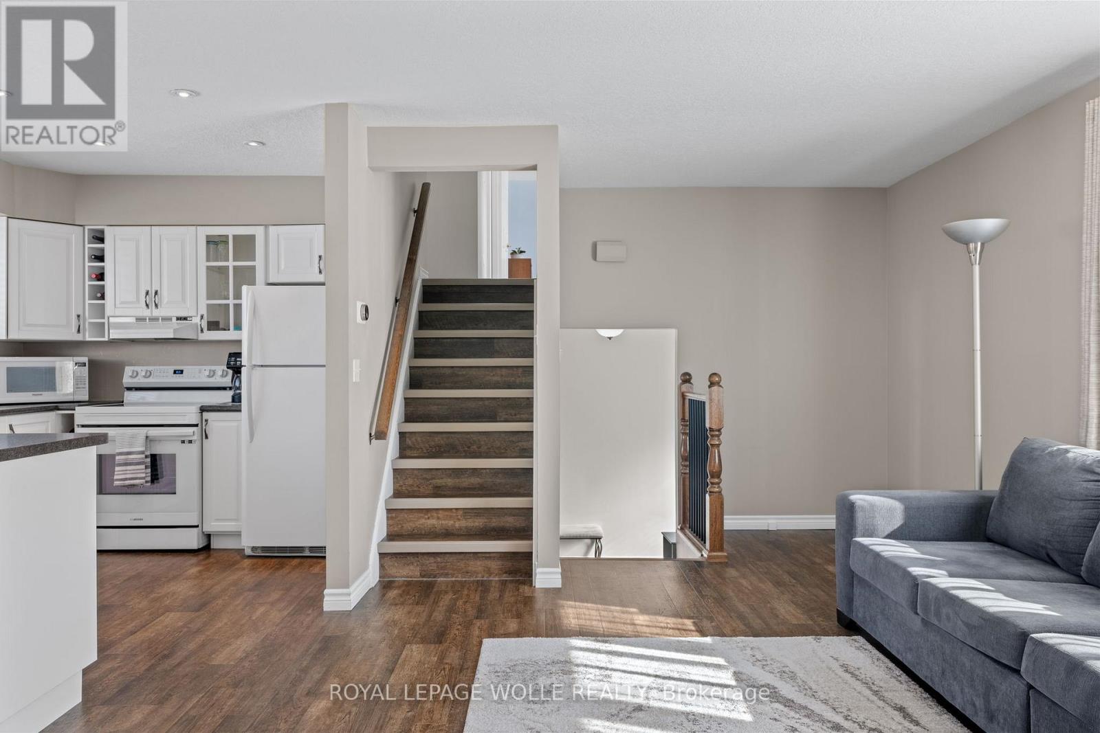 218 Arris Crescent, West Perth, Ontario  N0K 1N0 - Photo 10 - X12847742