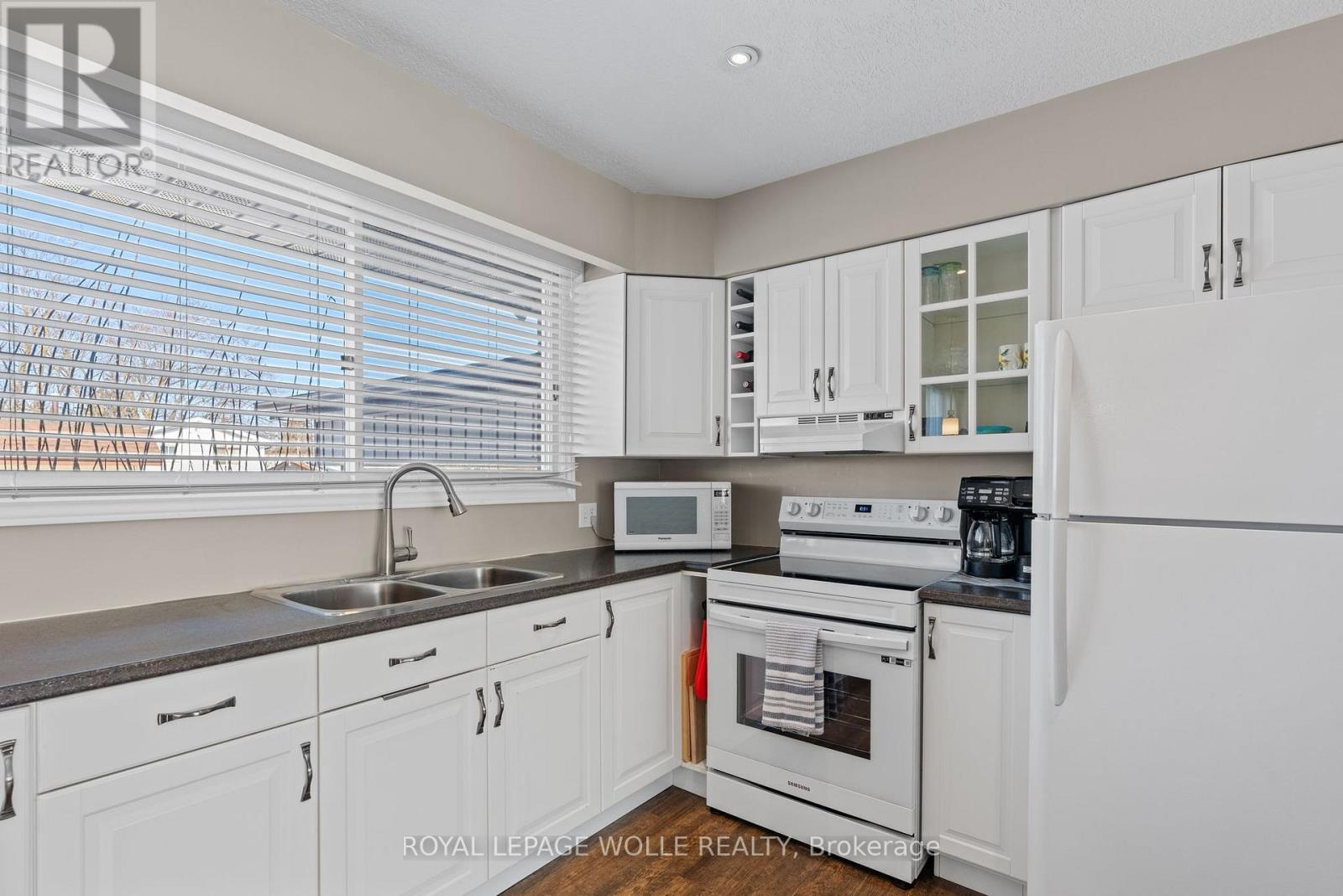 218 Arris Crescent, West Perth, Ontario  N0K 1N0 - Photo 15 - X12847742