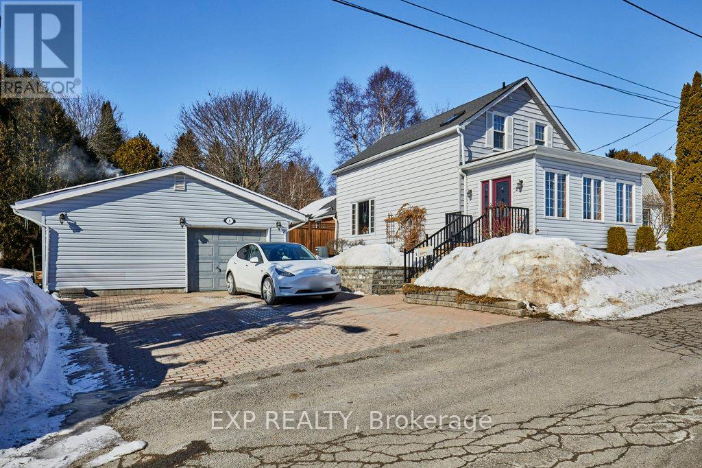 8 CHESTNUT HILL, Port Hope, Ontario