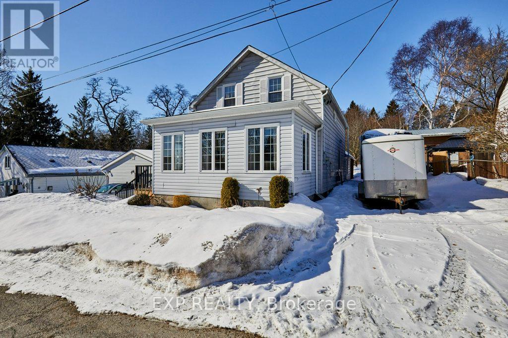 8 Chestnut Hill, Port Hope, Ontario  L1A 2B2 - Photo 2 - X12847744