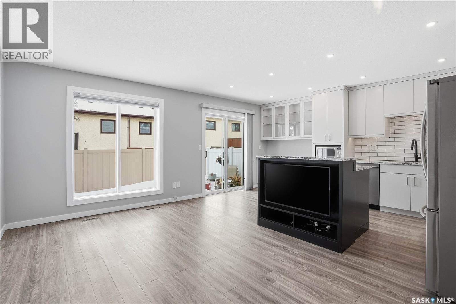 16 605 Perehudoff Crescent, Saskatoon, Saskatchewan  S7N 4N7 - Photo 6 - SK029631