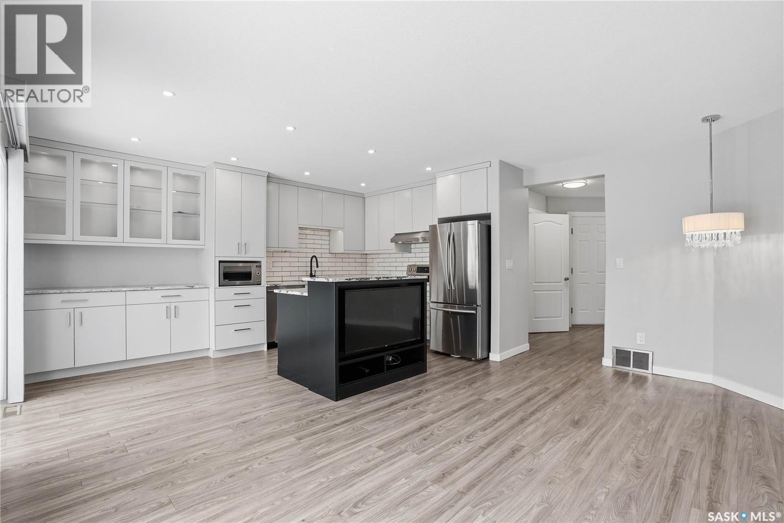 16 605 Perehudoff Crescent, Saskatoon, Saskatchewan  S7N 4N7 - Photo 8 - SK029631