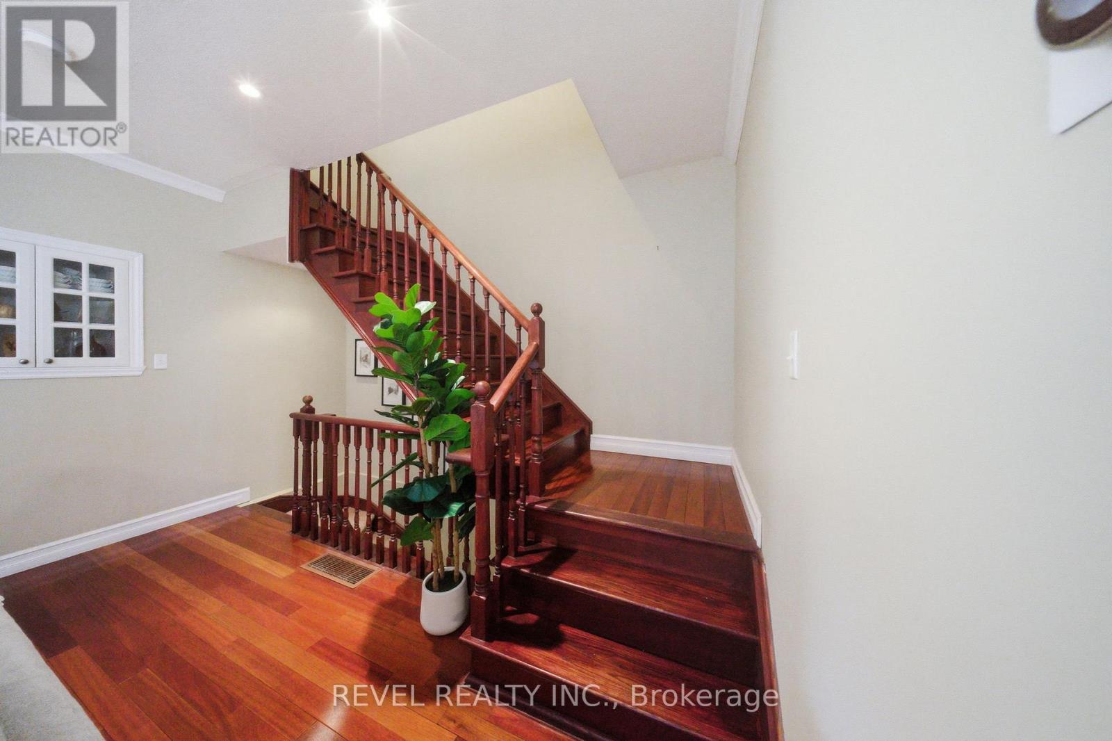 3 Dreamcrest Court, Whitby, Ontario  L1R 3P4 - Photo 9 - E12847804