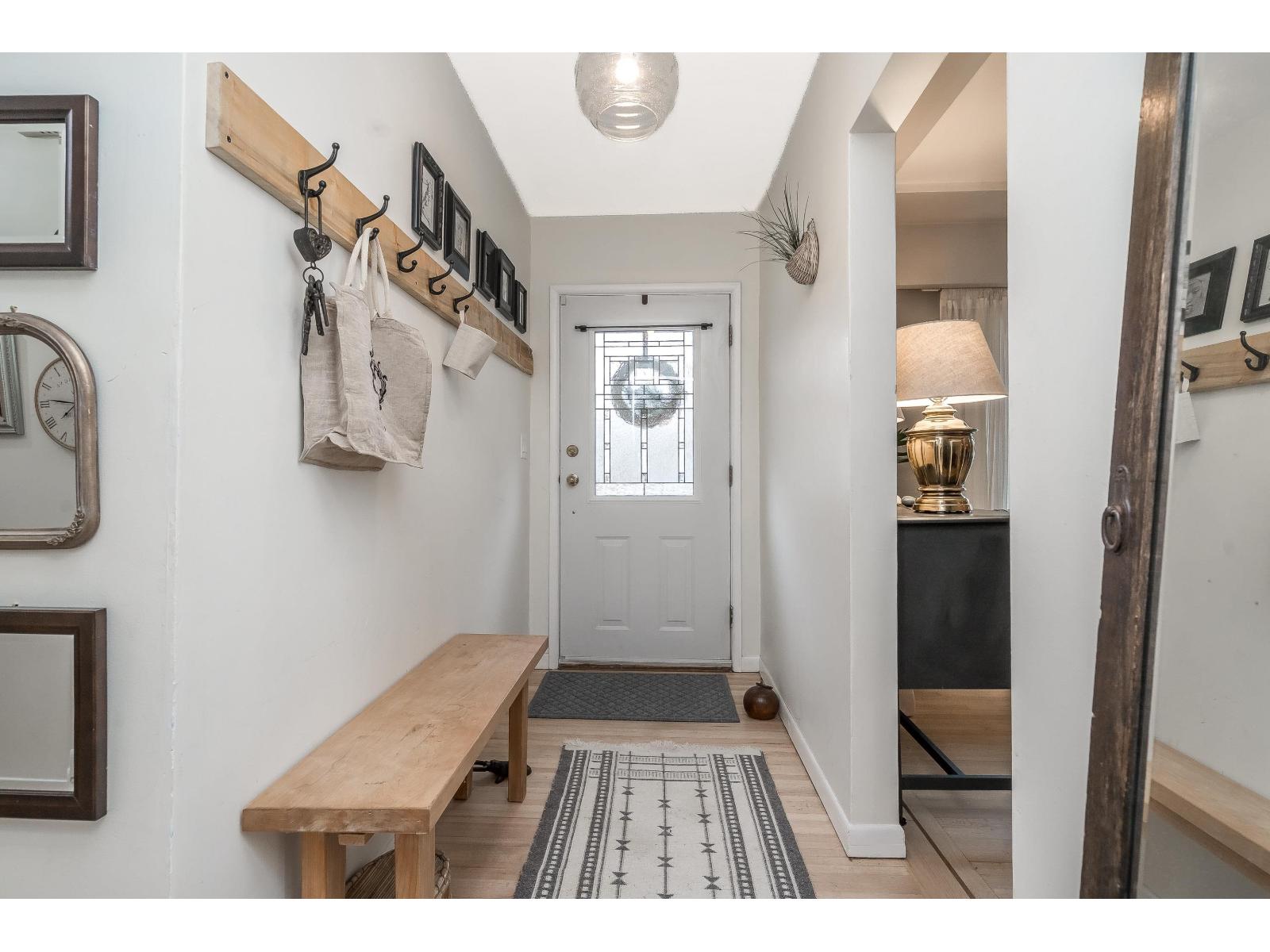 9727 Hazel Street, Chilliwack Proper East, Chilliwack, British Columbia  V2P 5P1 - Photo 6 - R3093097