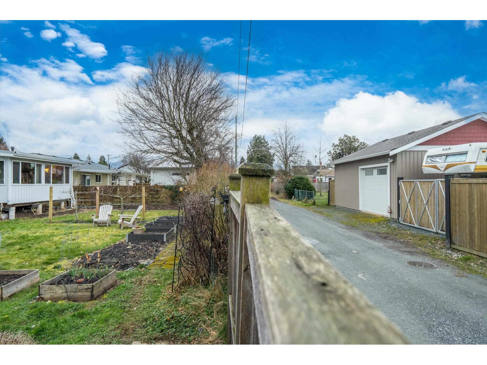 9727 Hazel Street, Chilliwack Proper East, Chilliwack, British Columbia  V2P 5P1 - Photo 37 - R3093097