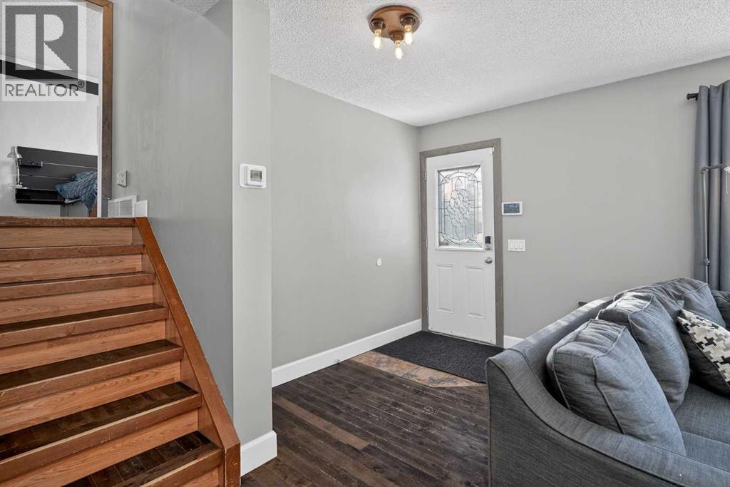 1028 Penrith Crescent Se, Calgary, Alberta  T2A 2H7 - Photo 4 - A2286757