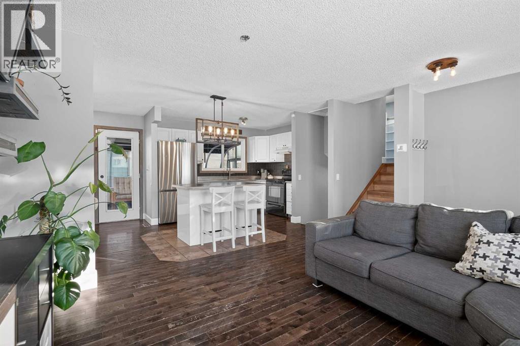 1028 Penrith Crescent Se, Calgary, Alberta  T2A 2H7 - Photo 8 - A2286757