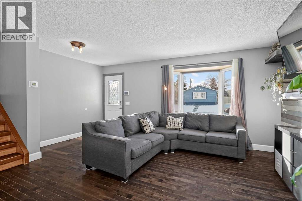 1028 Penrith Crescent Se, Calgary, Alberta  T2A 2H7 - Photo 7 - A2286757