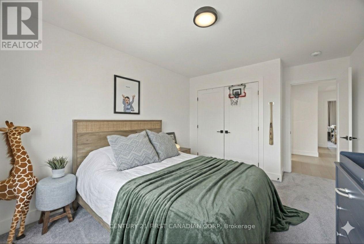 2258 Wickerson Road, London South, Ontario  N6K 0C3 - Photo 31 - X12847782