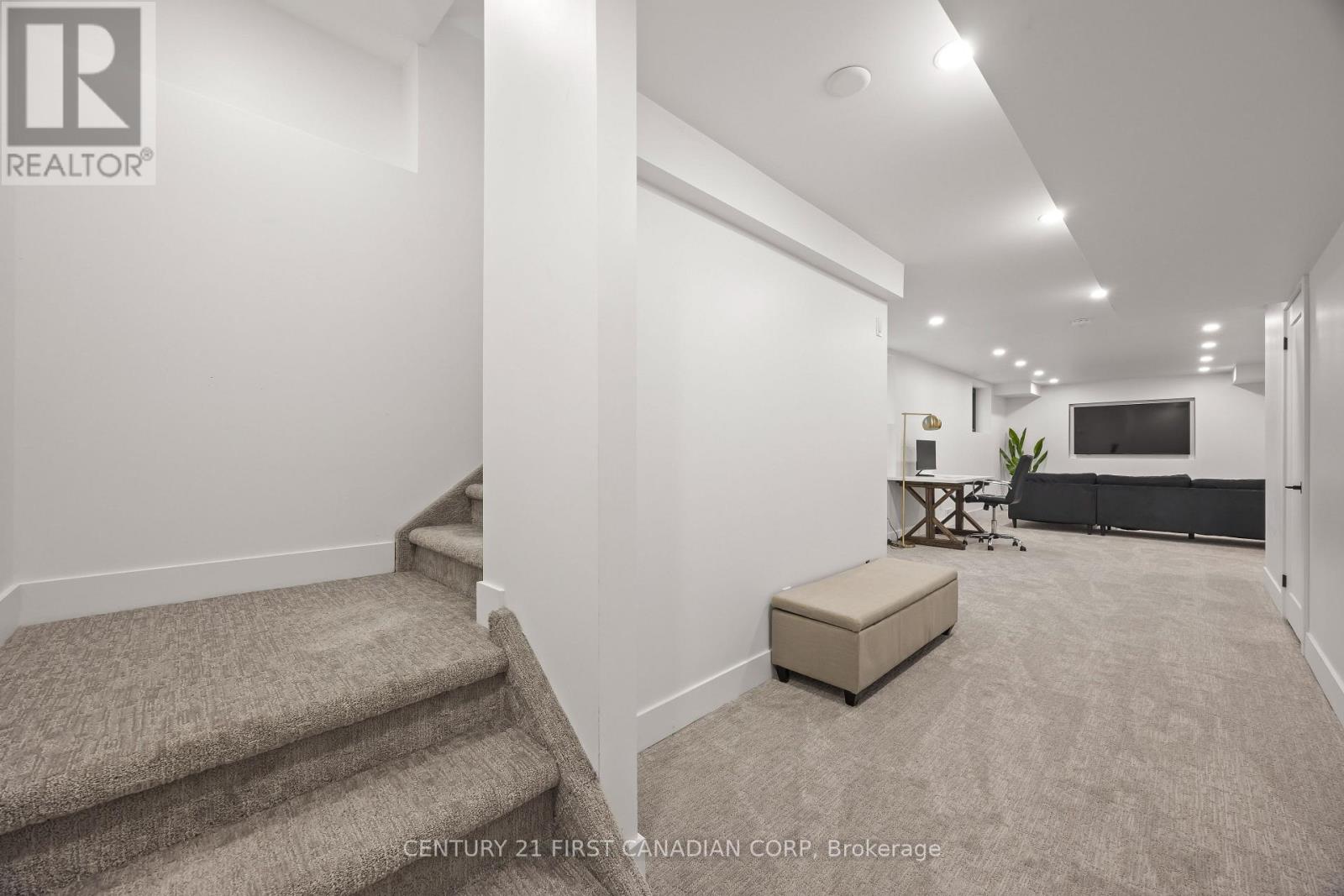 2258 Wickerson Road, London South, Ontario  N6K 0C3 - Photo 34 - X12847782