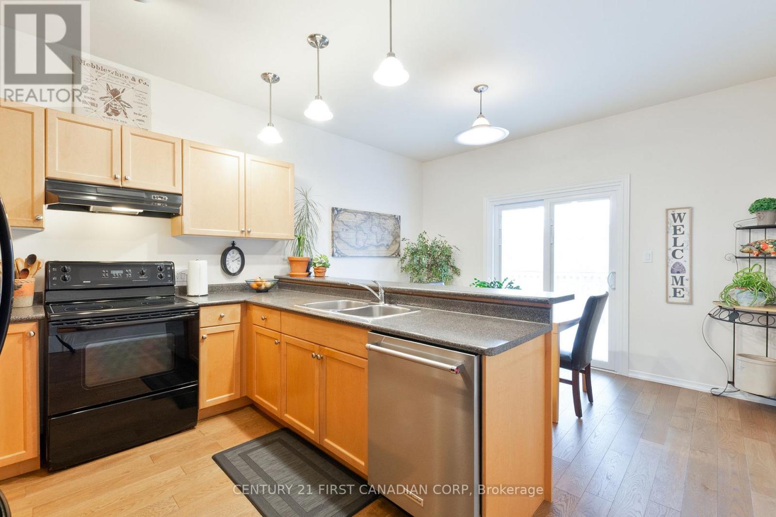 54 Willow Crescent, Strathroy-Caradoc, Ontario  N7G 4G3 - Photo 13 - X12847974