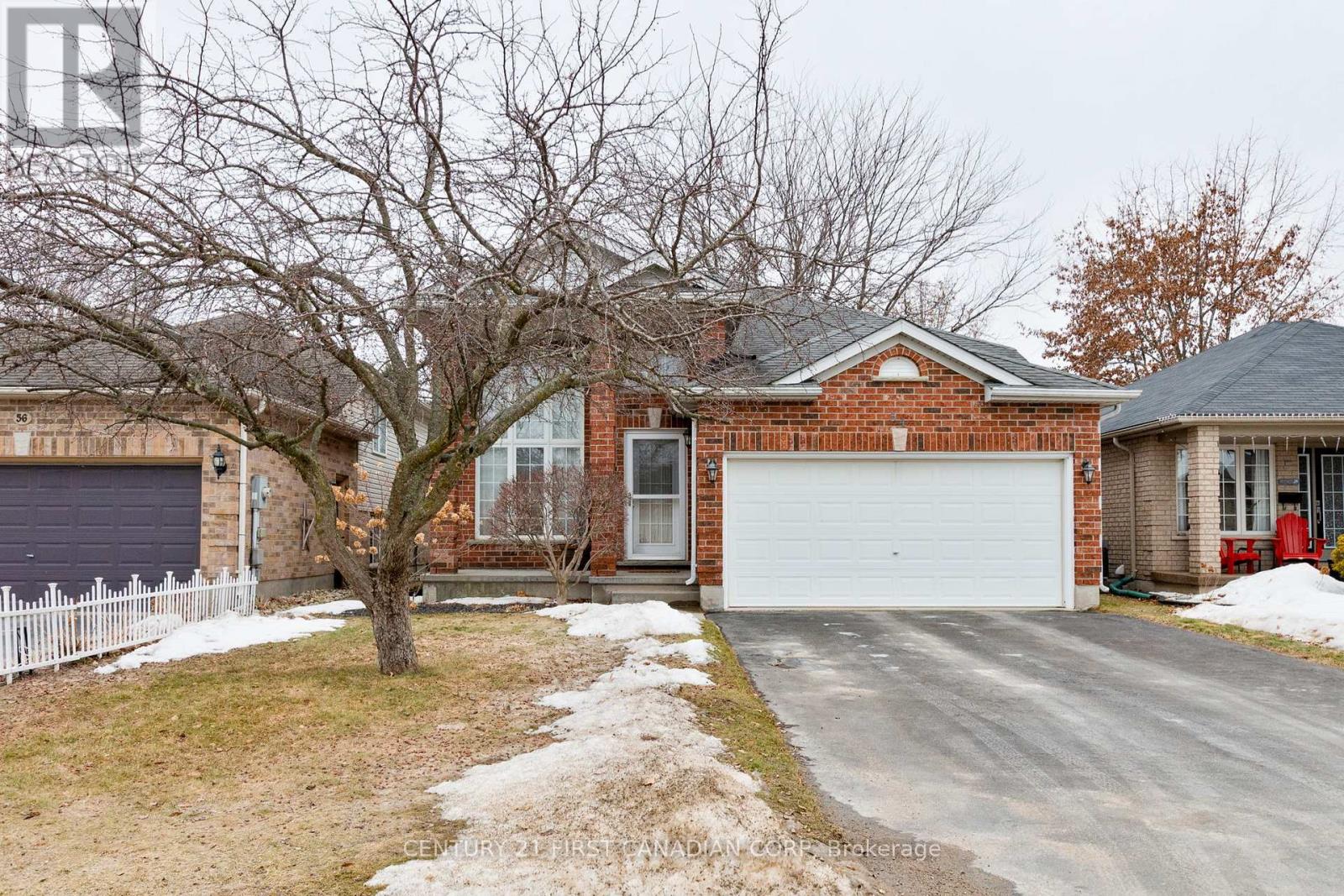 54 Willow Crescent, Strathroy-Caradoc, Ontario  N7G 4G3 - Photo 2 - X12847974