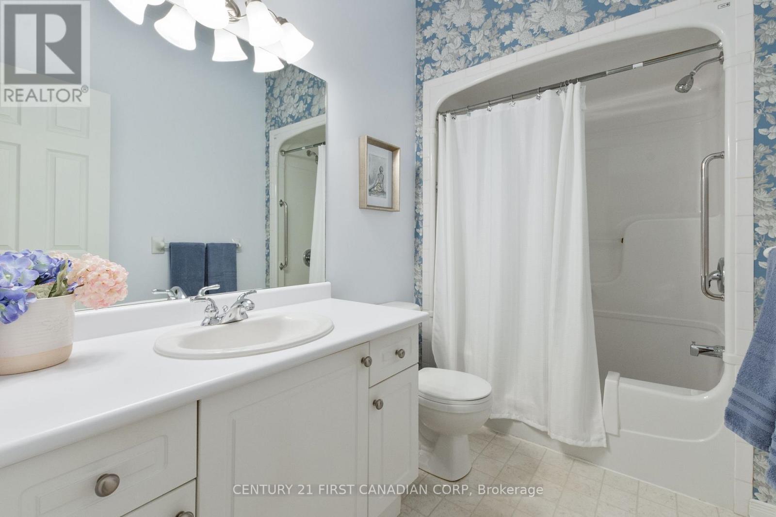 54 Willow Crescent, Strathroy-Caradoc, Ontario  N7G 4G3 - Photo 21 - X12847974