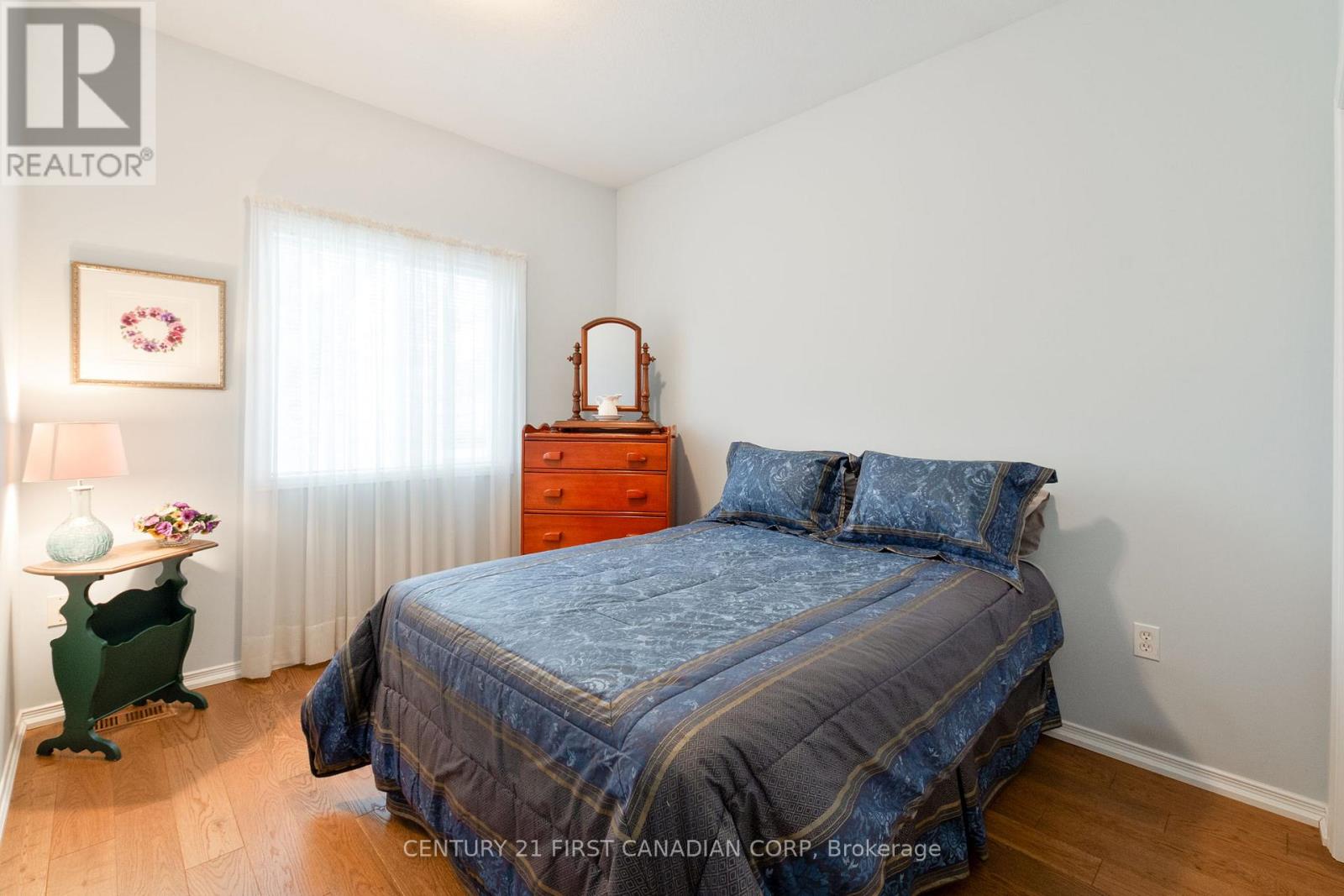 54 Willow Crescent, Strathroy-Caradoc, Ontario  N7G 4G3 - Photo 22 - X12847974