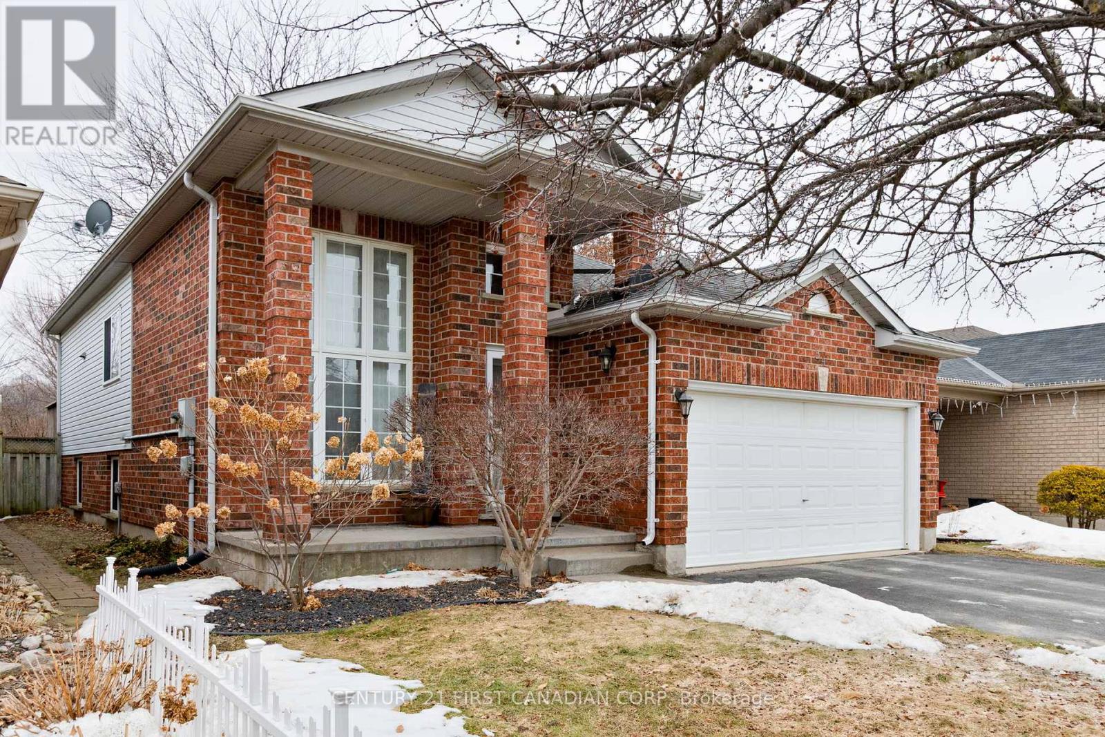 54 Willow Crescent, Strathroy-Caradoc, Ontario  N7G 4G3 - Photo 3 - X12847974