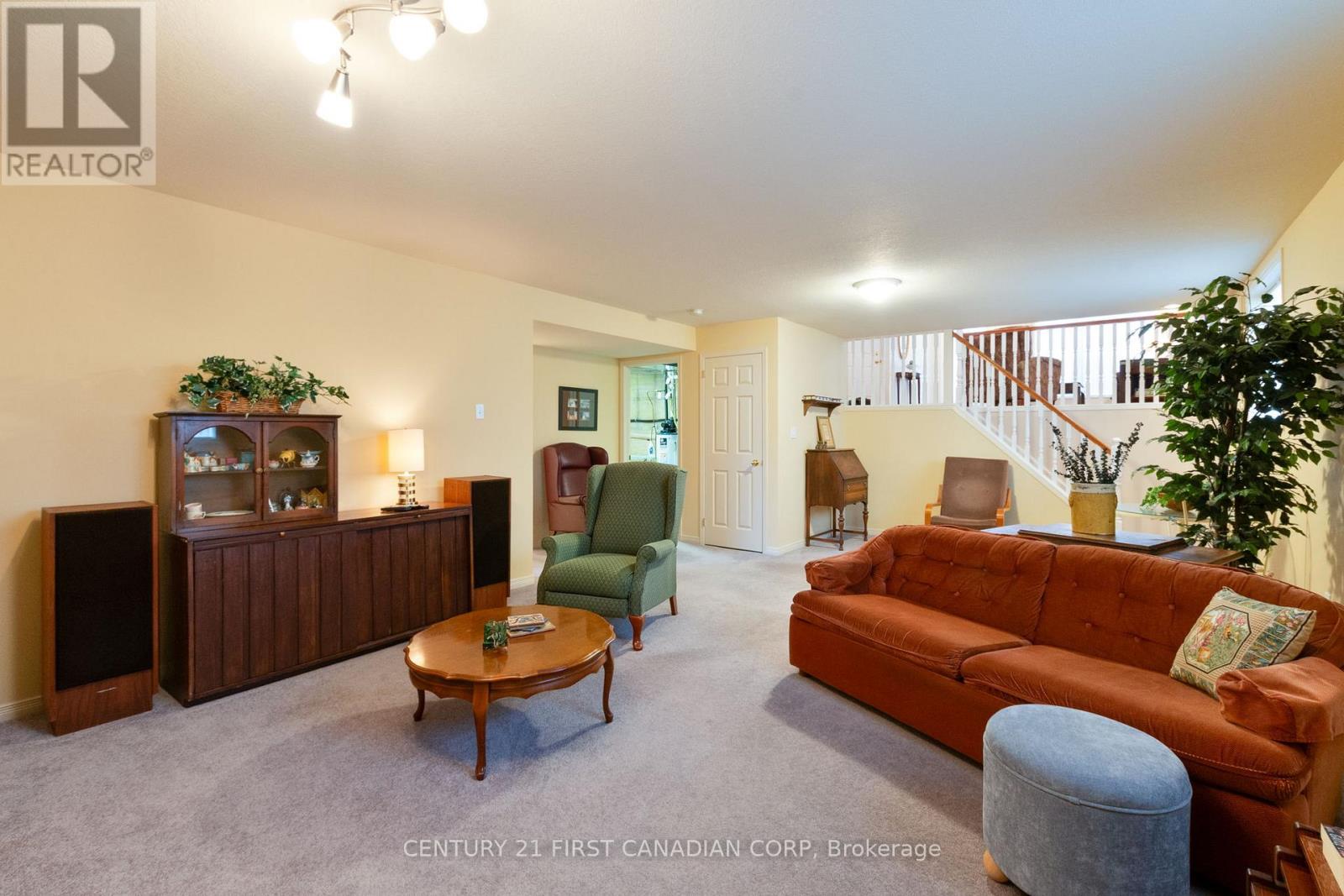 54 Willow Crescent, Strathroy-Caradoc, Ontario  N7G 4G3 - Photo 31 - X12847974