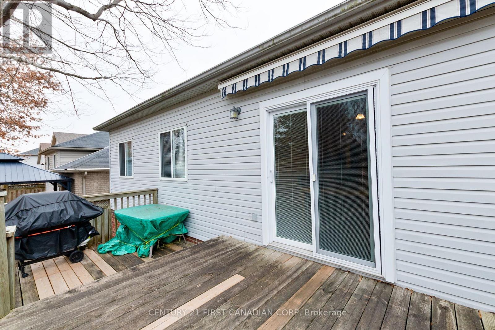 54 Willow Crescent, Strathroy-Caradoc, Ontario  N7G 4G3 - Photo 36 - X12847974