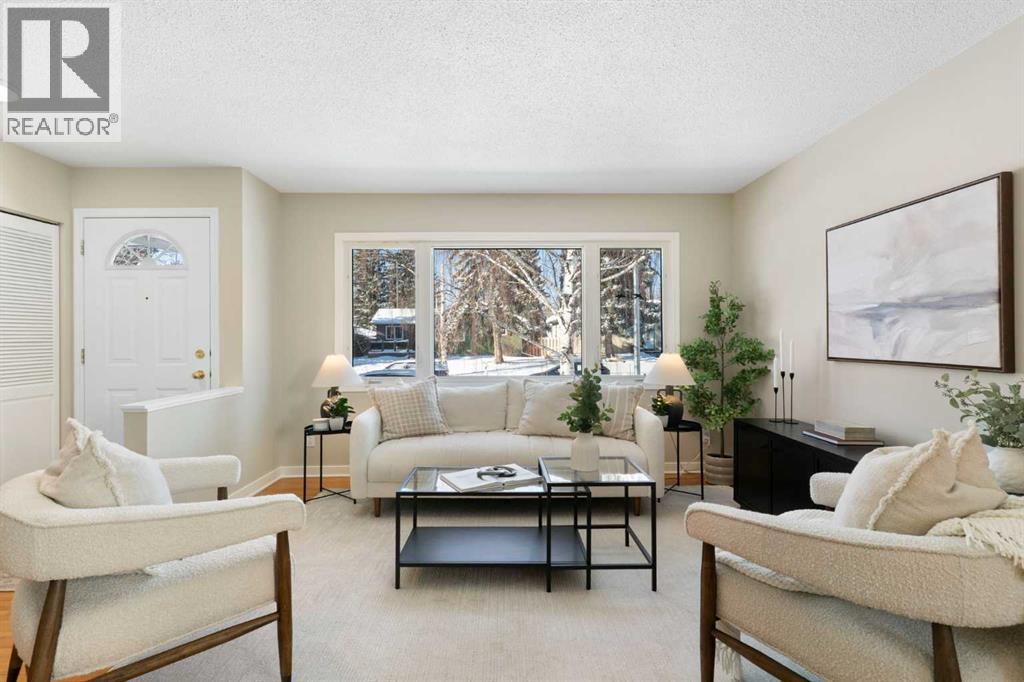 123 Glacier Drive Sw, Calgary, Alberta  T3E 5A3 - Photo 4 - A2288194