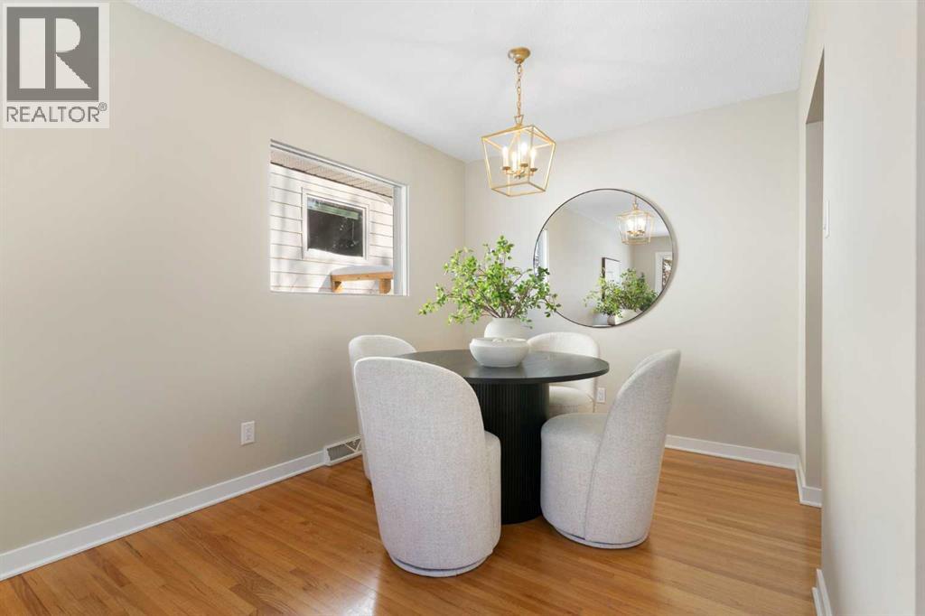 123 Glacier Drive Sw, Calgary, Alberta  T3E 5A3 - Photo 7 - A2288194