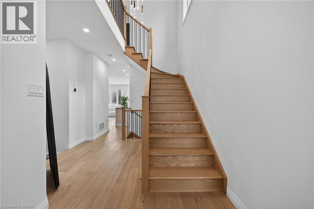 12 Shady Oaks Trail, Hamilton, Ontario  L9B 0E9 - Photo 6 - 40809734