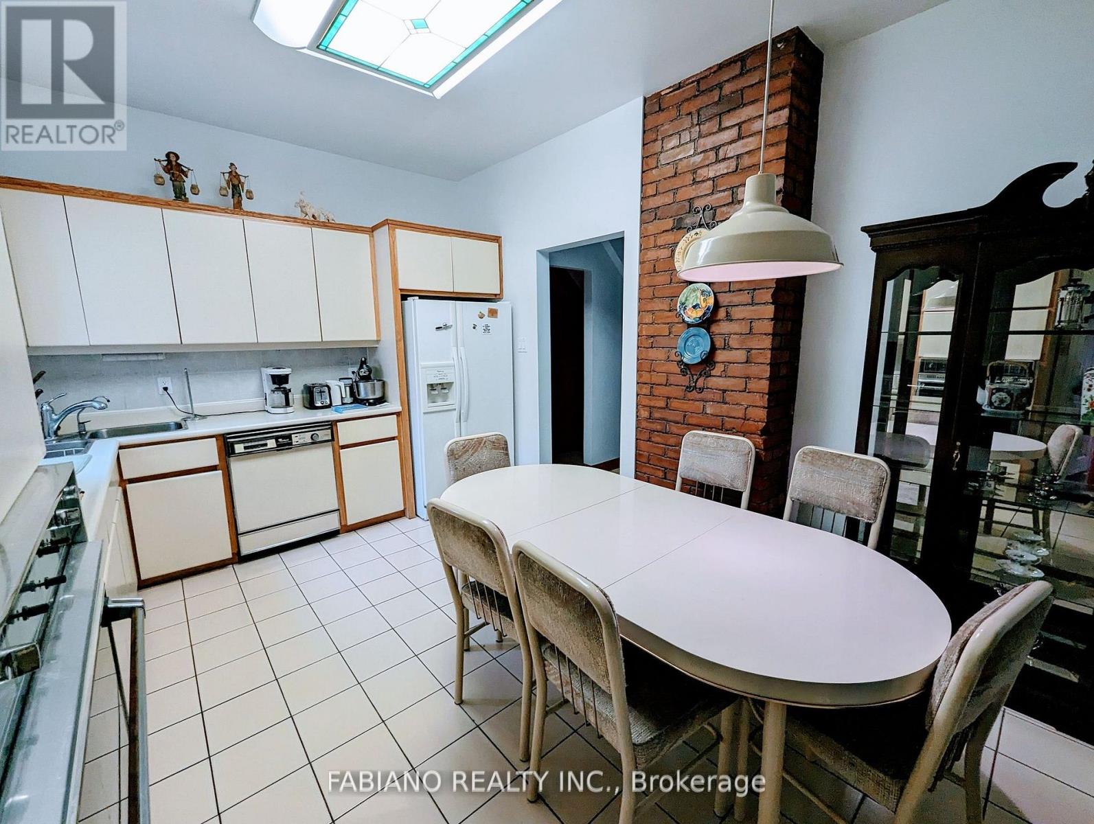 Main - 1038 Dovercourt Road, Toronto, Ontario  M6H 2X8 - Photo 18 - W12836802