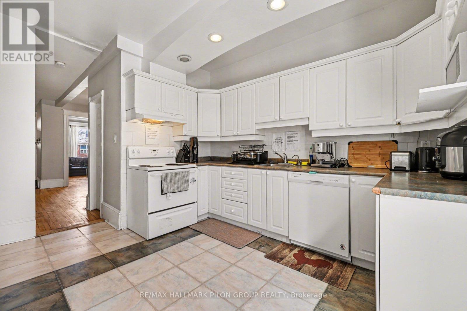 132 Beausoleil Drive, Ottawa, Ontario  K1N 7V6 - Photo 7 - X12847838