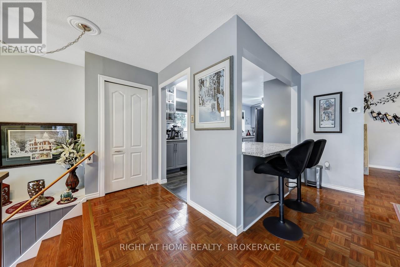 7327 Joliette Crescent, Mississauga, Ontario  L5N 1Z2 - Photo 4 - W12847928