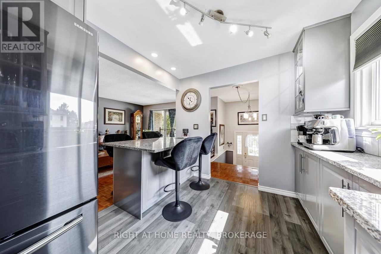 7327 Joliette Crescent, Mississauga, Ontario  L5N 1Z2 - Photo 6 - W12847928