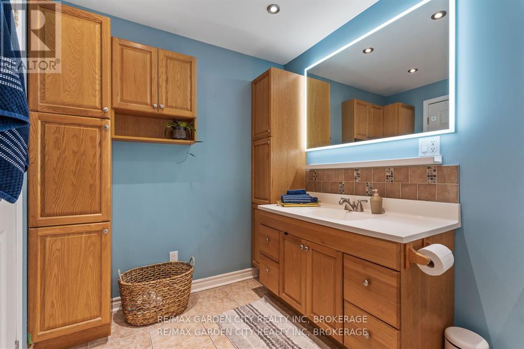 291 Alberta Street, Welland, Ontario  L3B 2W1 - Photo 12 - X12847842