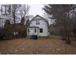 447 VICKERS ST N, THUNDER BAY, Ontario