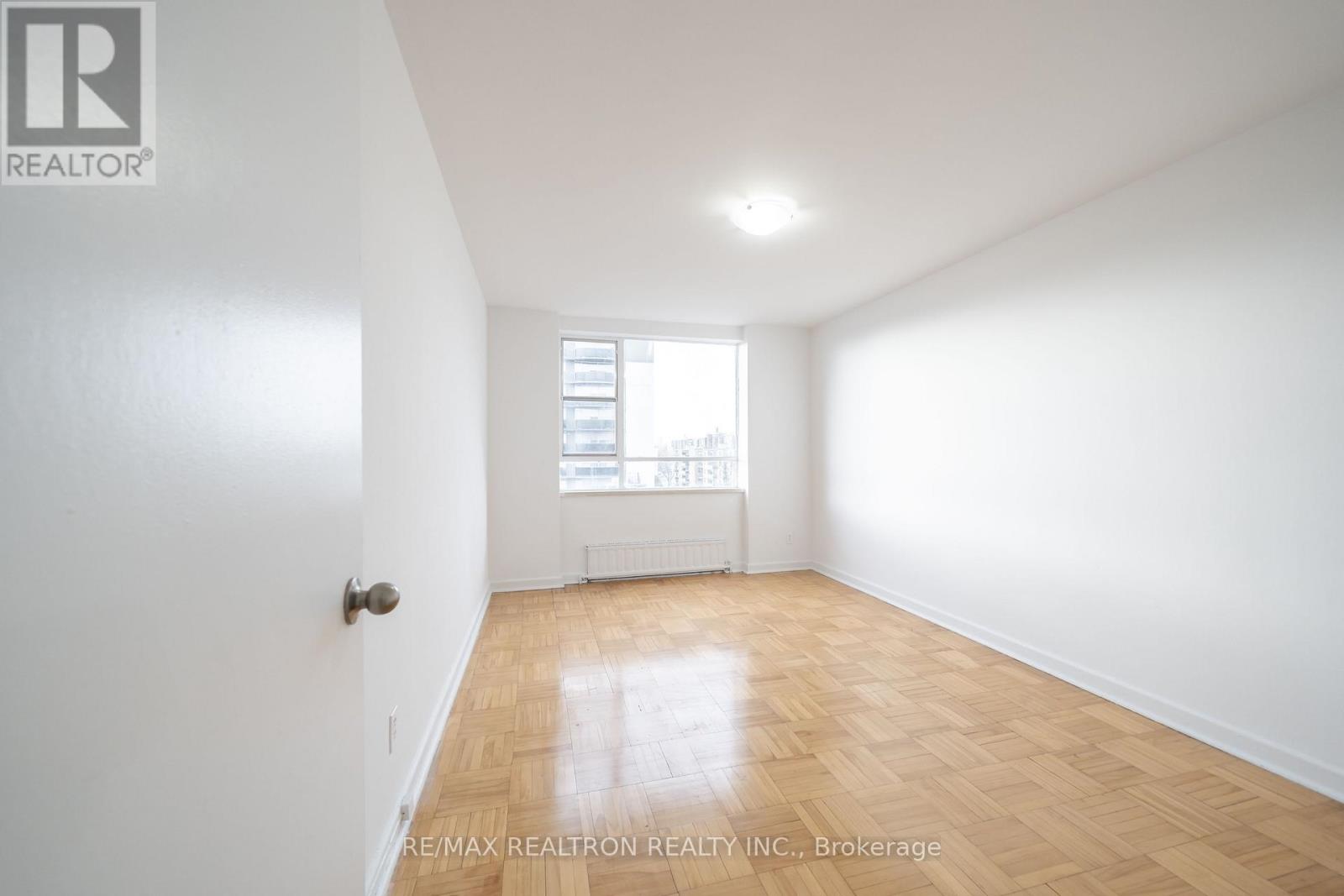 604 - 165 Cosburn Avenue, Toronto, Ontario  M4J 2L3 - Photo 3 - E12825194