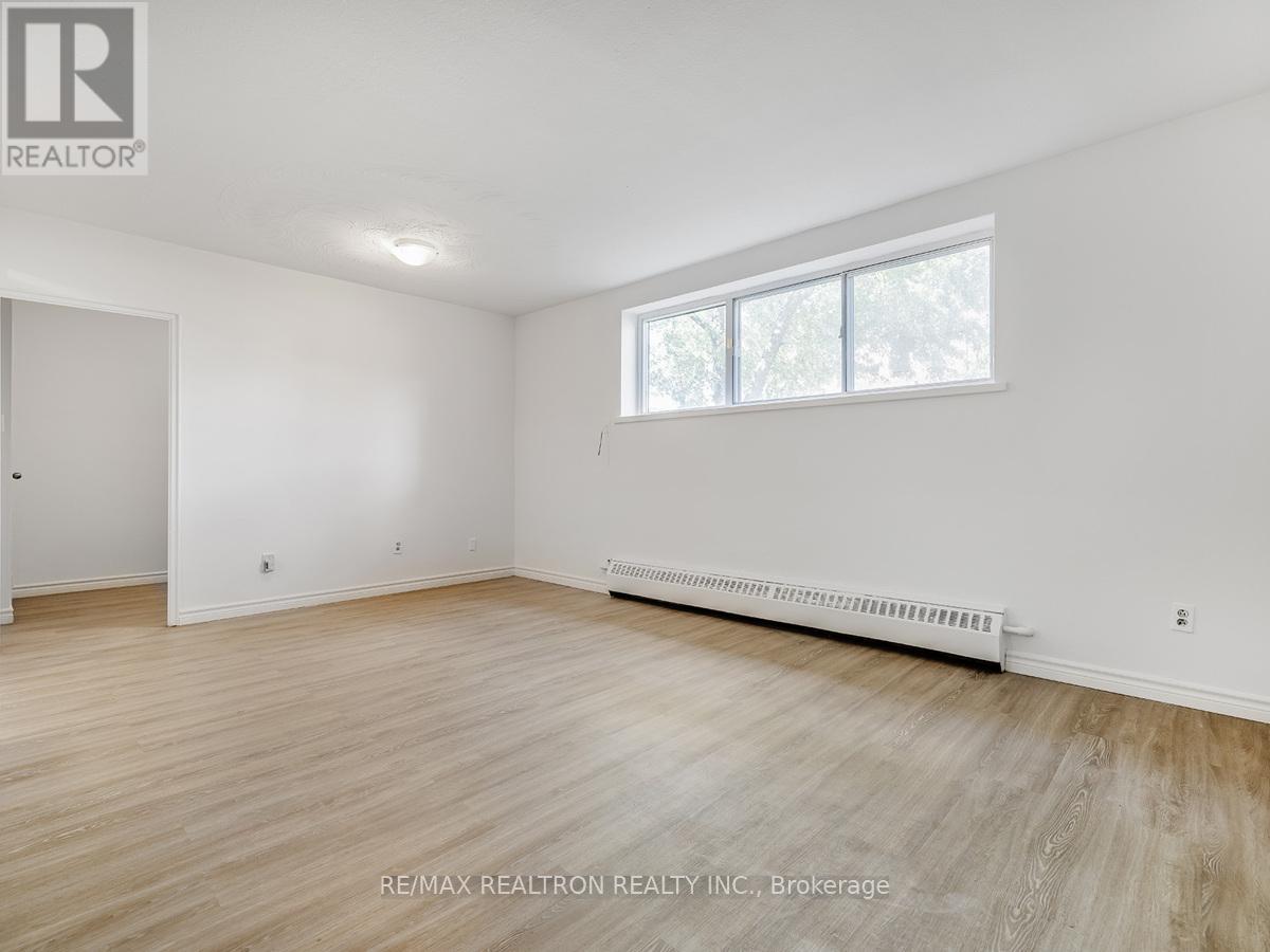 102 - 165 Colborne Avenue, Richmond Hill, Ontario  L4C 2K2 - Photo 3 - N12719122