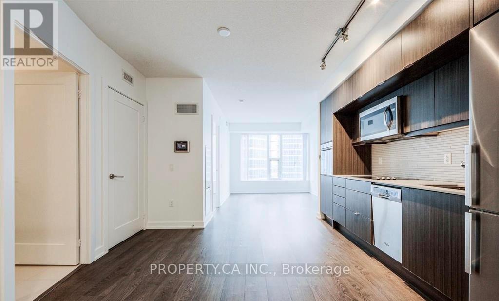 2109 - 10 York Street, Toronto, Ontario  M5J 0E1 - Photo 3 - C12805384