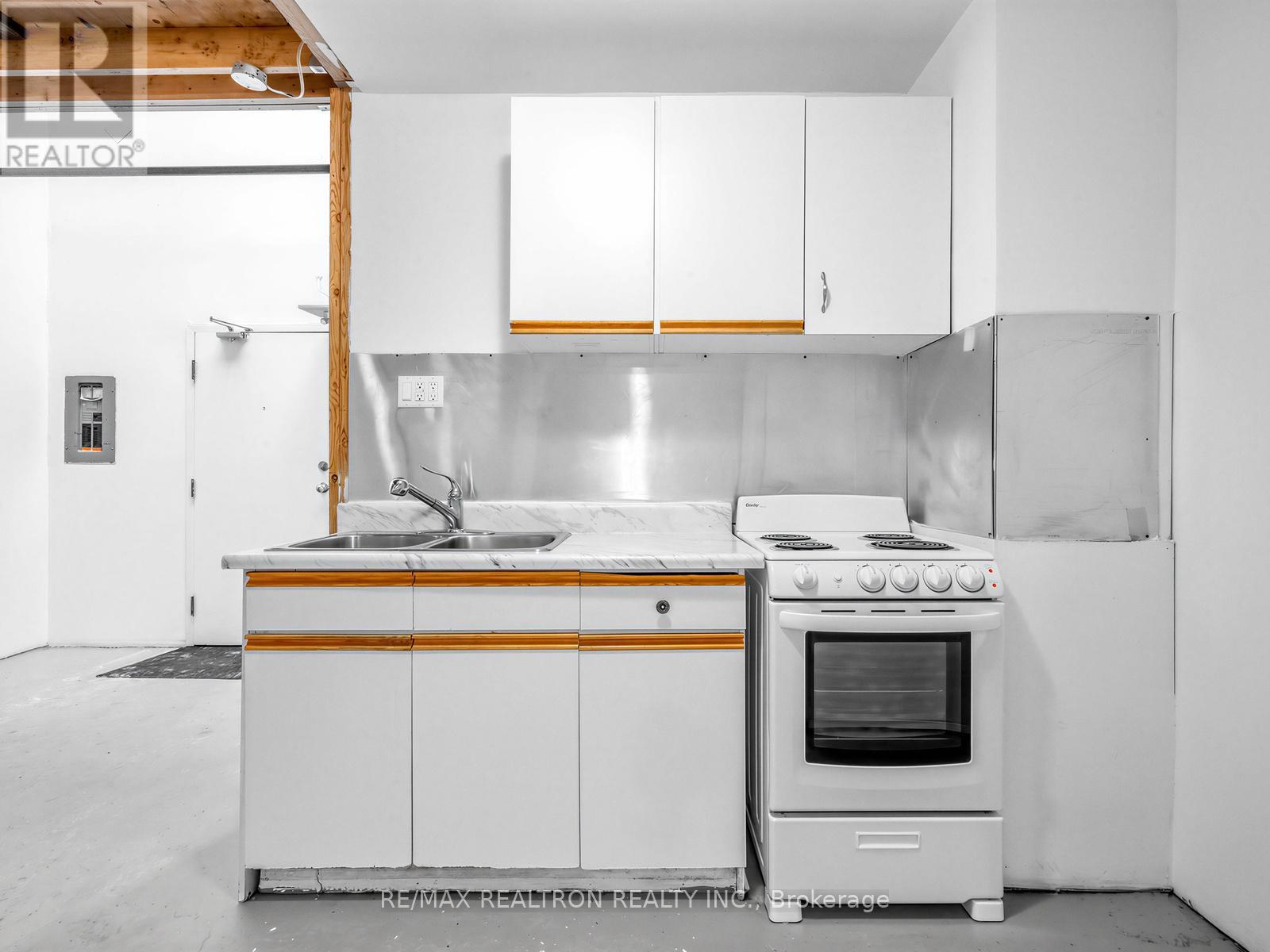 11 - 221 Sterling Road E, Toronto, Ontario  M6P 3L4 - Photo 11 - C12831492